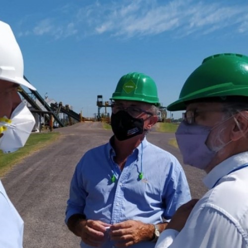 COSTAMAGNA ACOMPAÑÓ A BASTERRA EN LA VISITA A UNA EMPRESA SEMILLERA EN MURPHY