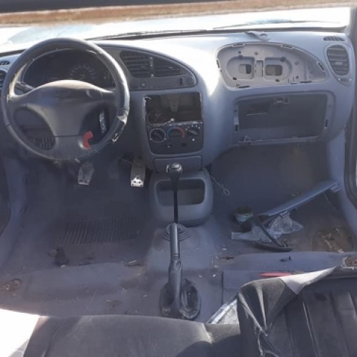 LE SECUESTRARON EL AUTO POR UNA FALTA Y SE LO DEVOLVIERON DESMANTELADO
