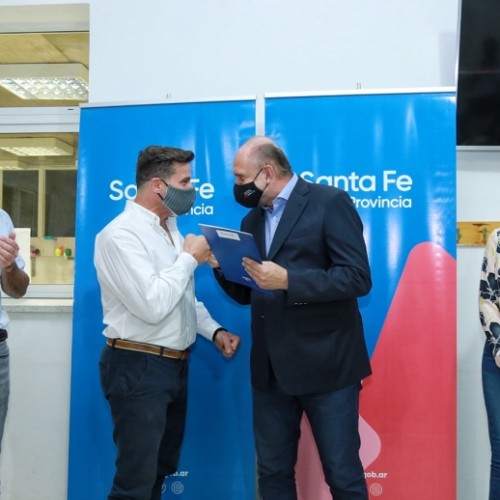 PEROTTI ENTREGÒ FONDOS POR 78 MILLONES A MUNICIPIOS Y COMUNAS