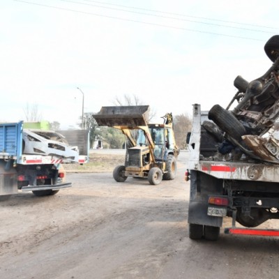 RETIRO DE AUTOS ABANDONADOS EN BARRIO VILLA CASEY