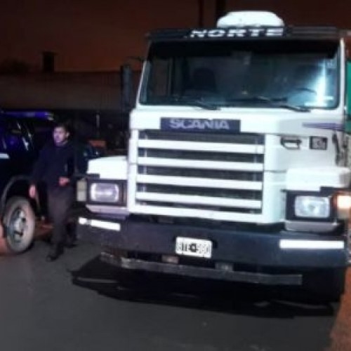 UN CAMIONERO DE SAN GREGRIO CONDUJO HERIDO 19 KM