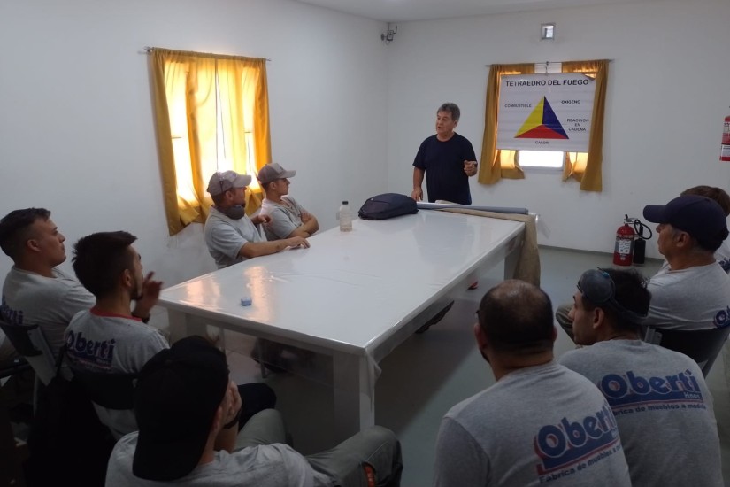 imagen principal sobre Nueva Capacitación en Seguridad: Uso de Extintores en Oberti